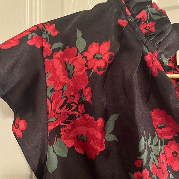 JB by Julie Brown Black and Red Flutter Sleeve Blouse - Picture 5 of 10